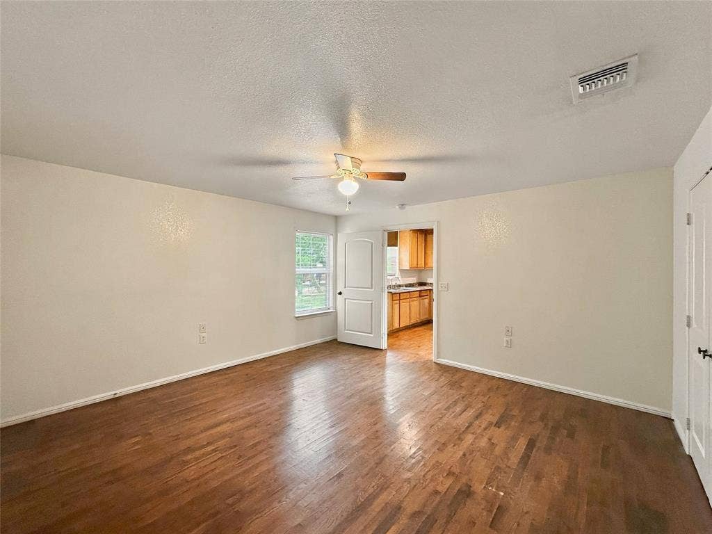 2503 Woodhaven Drive, Granbury, TX 76048 2503 Woodhaven Drive, Granbury, TX 76048