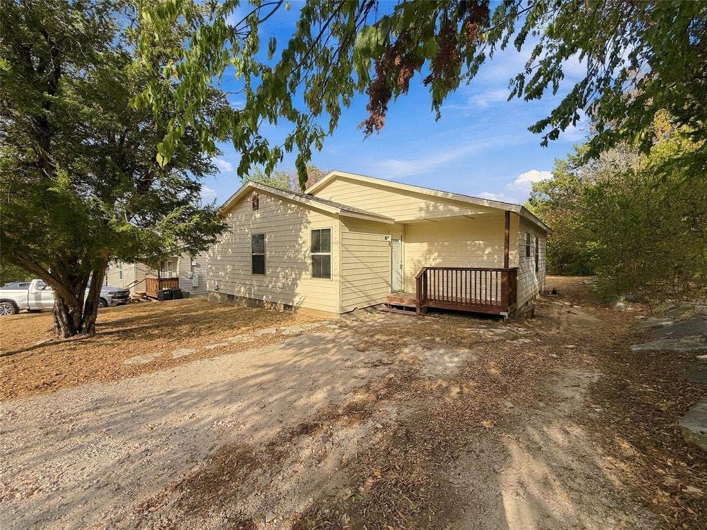 2503 Woodhaven Drive, Granbury, TX 76048 2503 Woodhaven Drive, Granbury, TX 76048