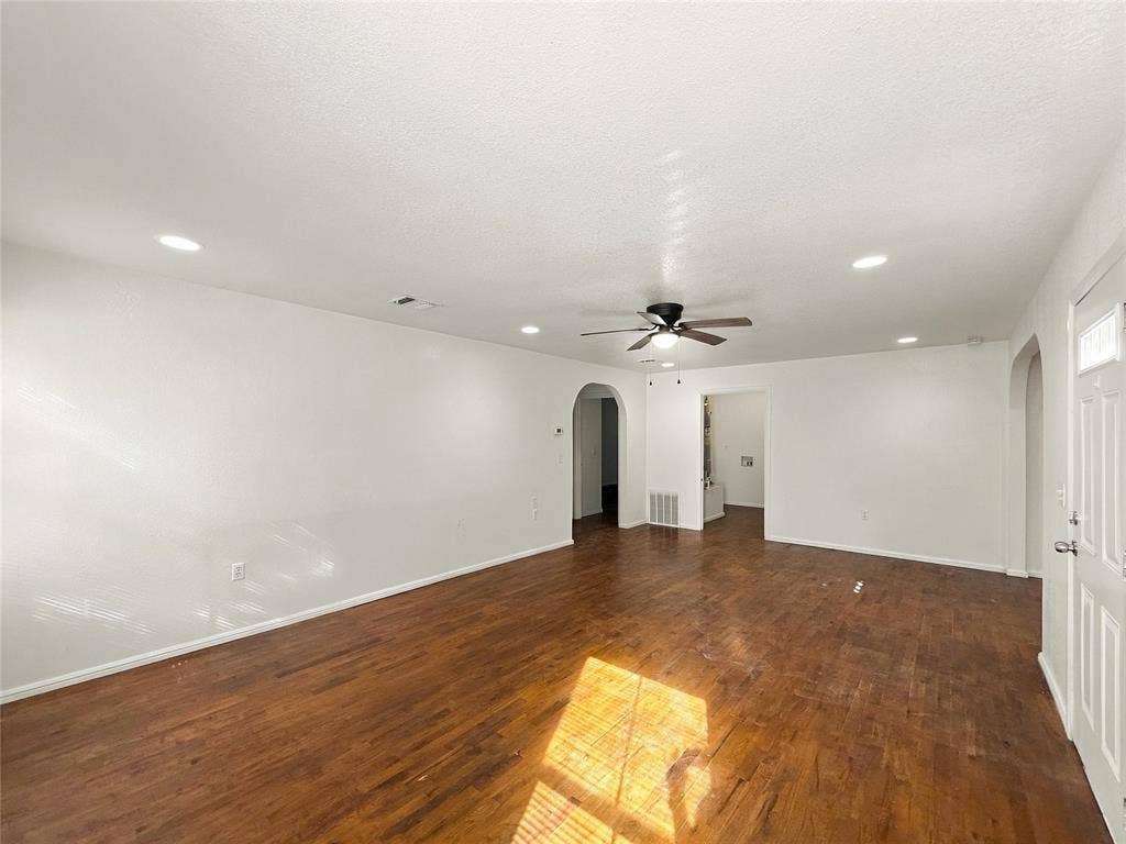 2503 Woodhaven Drive, Granbury, TX 76048 2503 Woodhaven Drive, Granbury, TX 76048