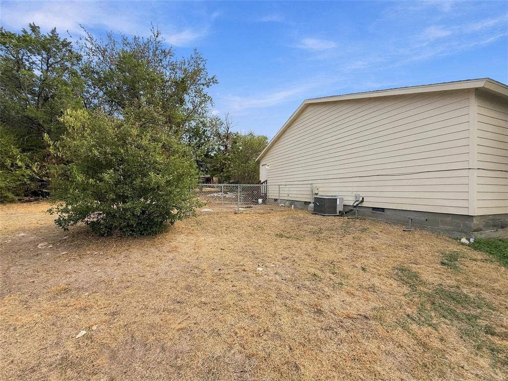 2503 Woodhaven Drive, Granbury, TX 76048 2503 Woodhaven Drive, Granbury, TX 76048