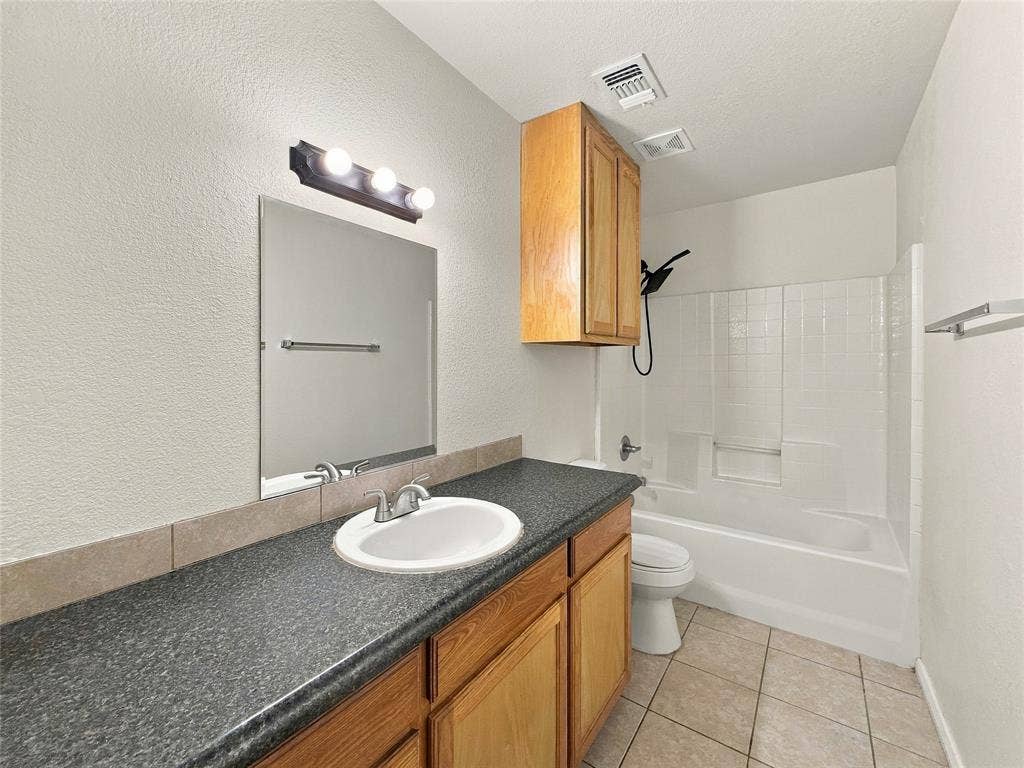 2503 Woodhaven Drive, Granbury, TX 76048 2503 Woodhaven Drive, Granbury, TX 76048