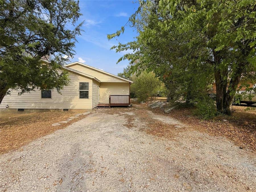 Property photo for 2503 Woodhaven Drive, Granbury, TX