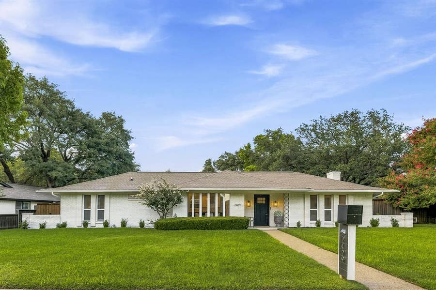 Property photo for 7429 Tangleglen Drive, Dallas, TX