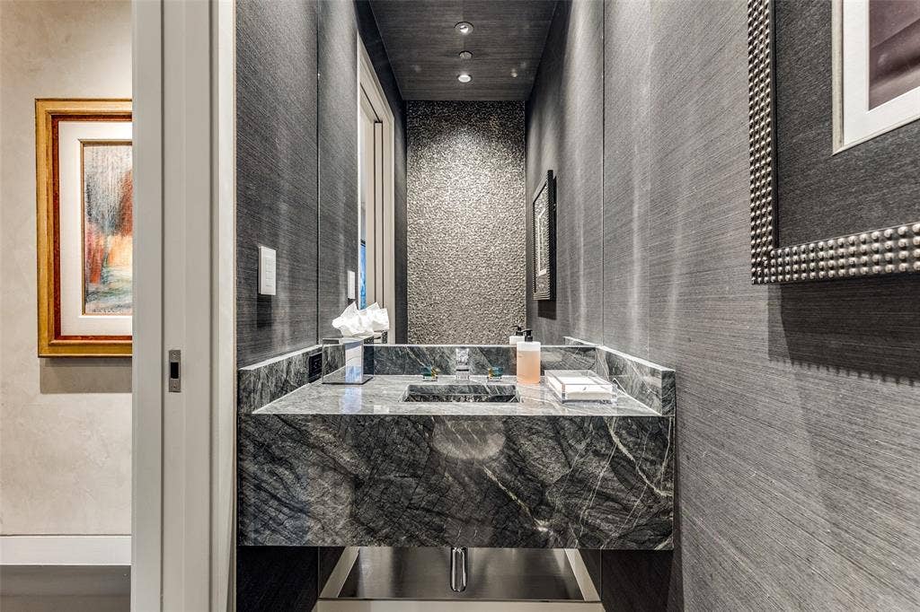 1918 Olive Street, #4202, Dallas, TX 75201
