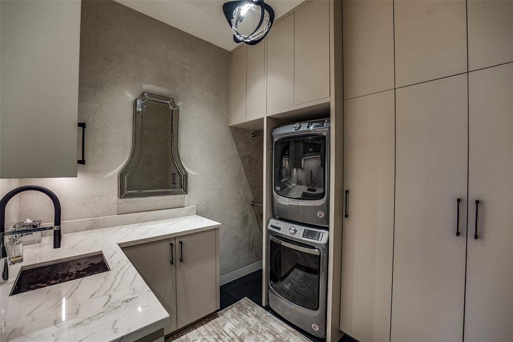 1918 Olive Street, #4202, Dallas, TX 75201