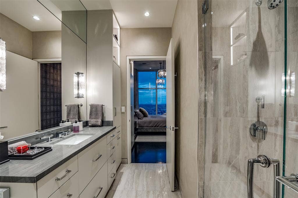 1918 Olive Street, #4202, Dallas, TX 75201