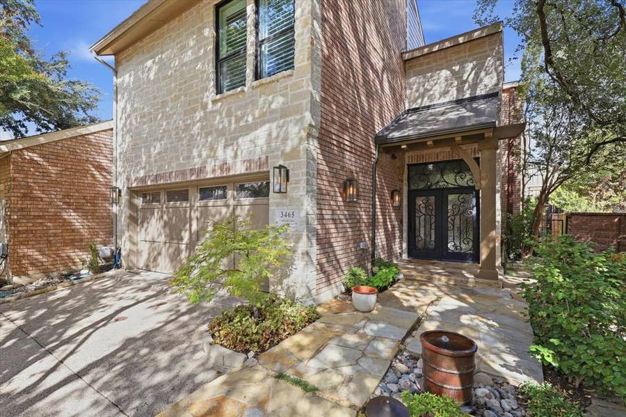 Property photo for 3465 Courtyard Circle, Farmers Branch, TX
