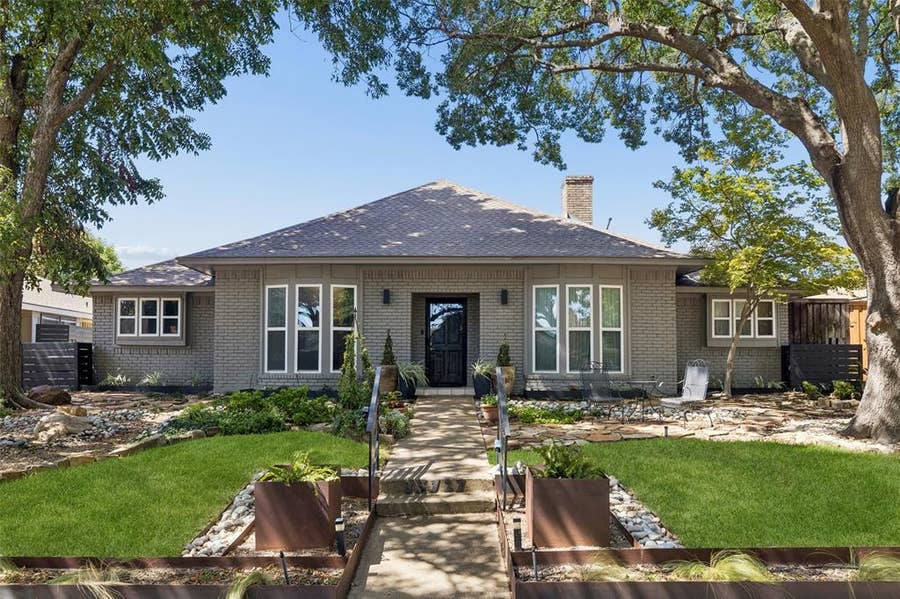 Property photo for 13121 Halwin Circle, Dallas, TX