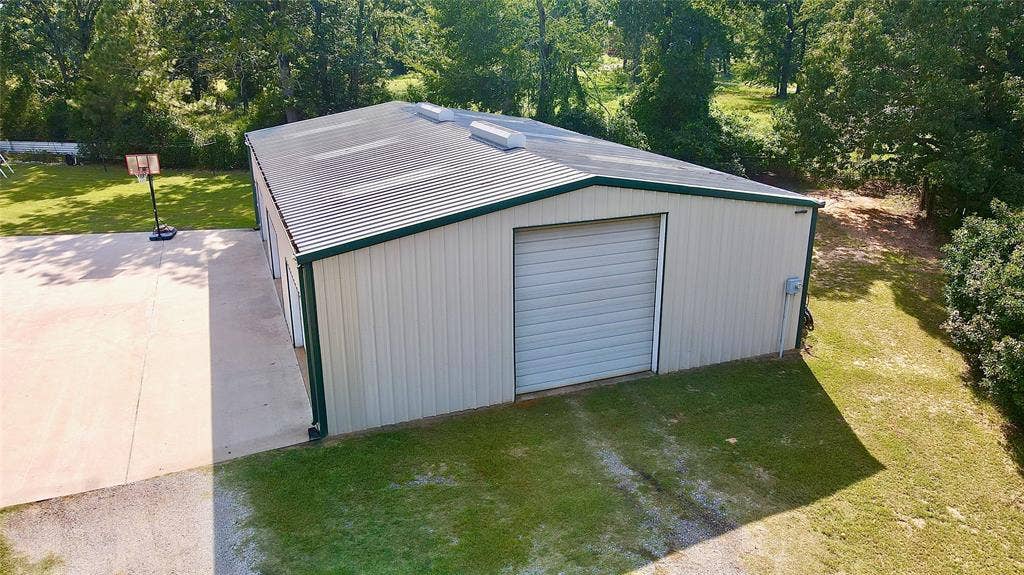 27368 St Highway 19 N, Athens, TX 75752 shop