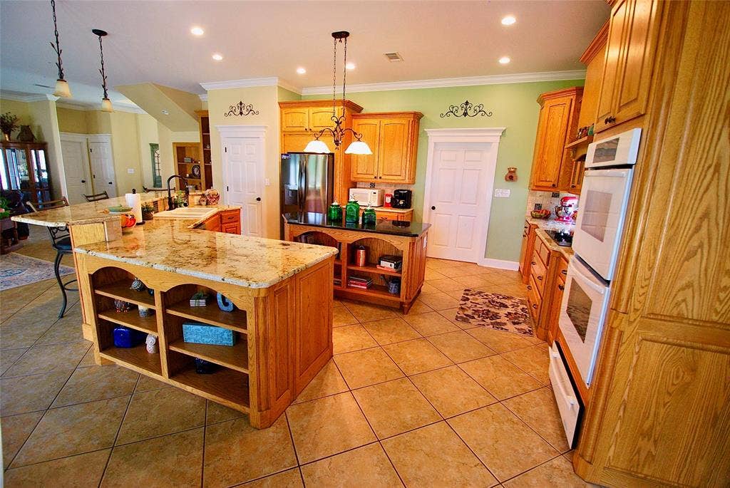 27368 St Highway 19 N, Athens, TX 75752 27368 St Highway 19 N, Athens, TX 75752