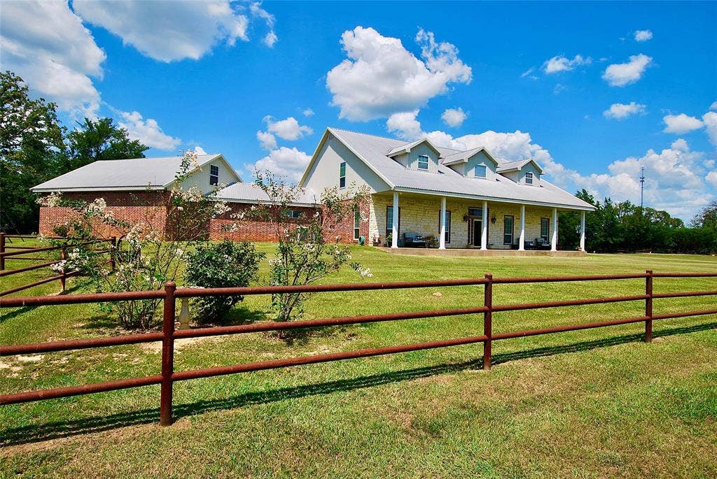 27368 St Highway 19 N, Athens, TX 75752 27368 St Highway 19 N, Athens, TX 75752