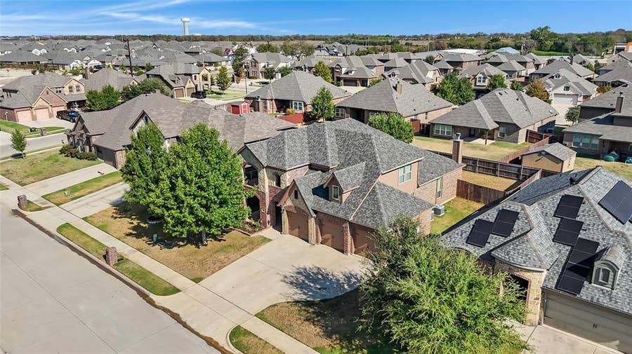Property photo for 288 Hilltop Drive, Justin, TX
