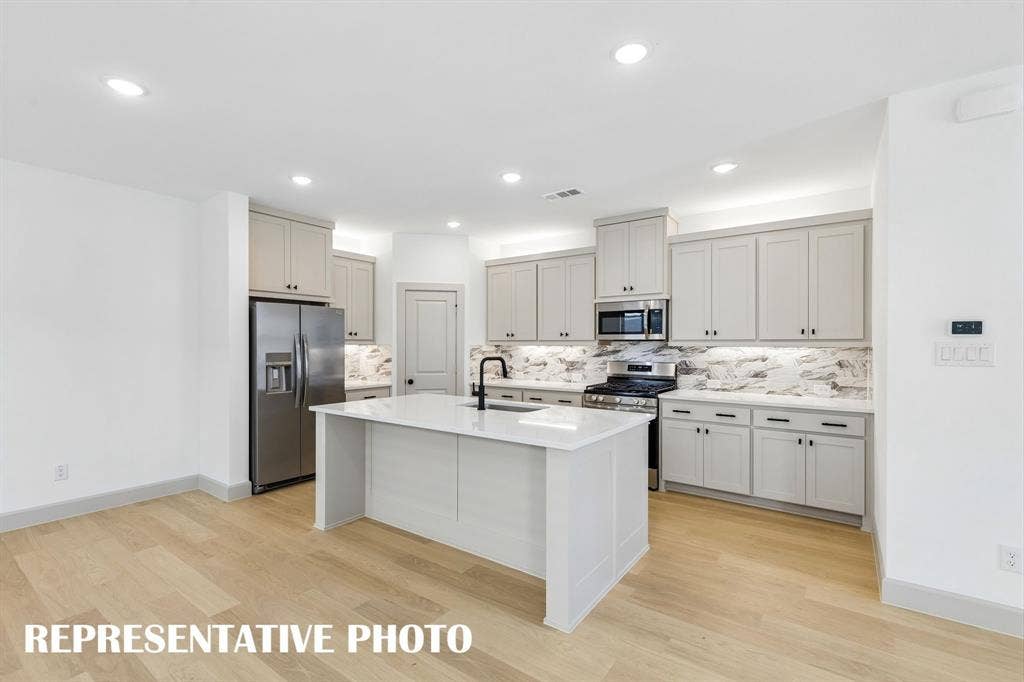 341 Walker Parkway, Celina, TX 75009 Packed with space, storage and style, this dream kitchen is waiting for you to call it your own! REPRESENTATIVE PHOTO