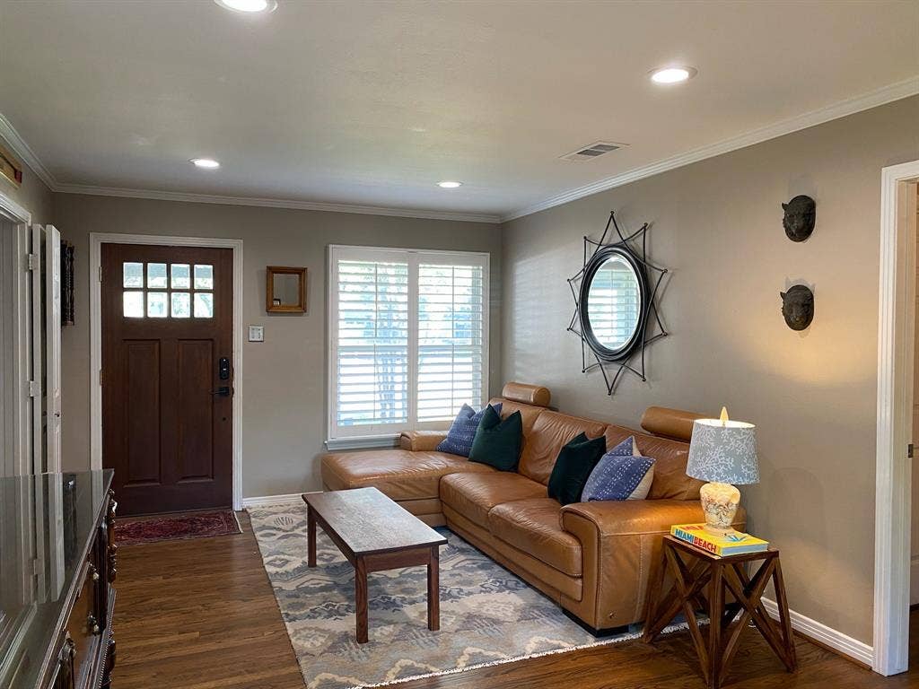 9607 Lakemont Drive, Dallas, TX 75220 9607 Lakemont Drive, Dallas, TX 75220