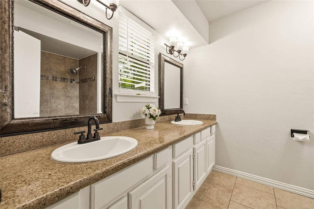 2713 Yale Drive, Rowlett, TX 75088 2713 Yale Drive, Rowlett, TX 75088