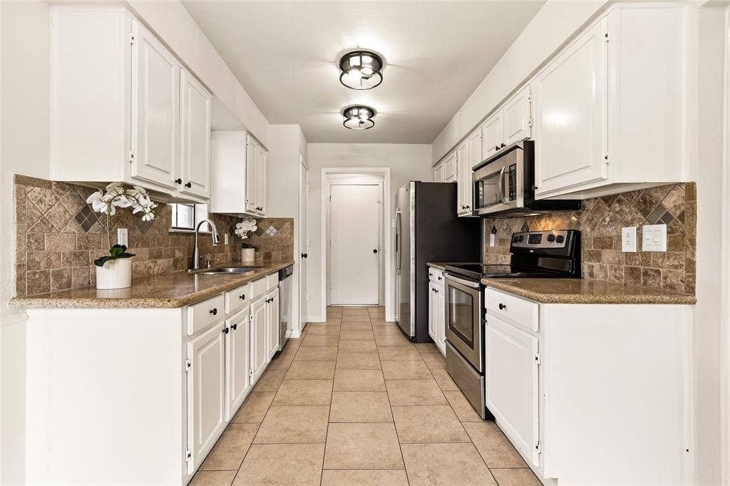 2713 Yale Drive, Rowlett, TX 75088 2713 Yale Drive, Rowlett, TX 75088
