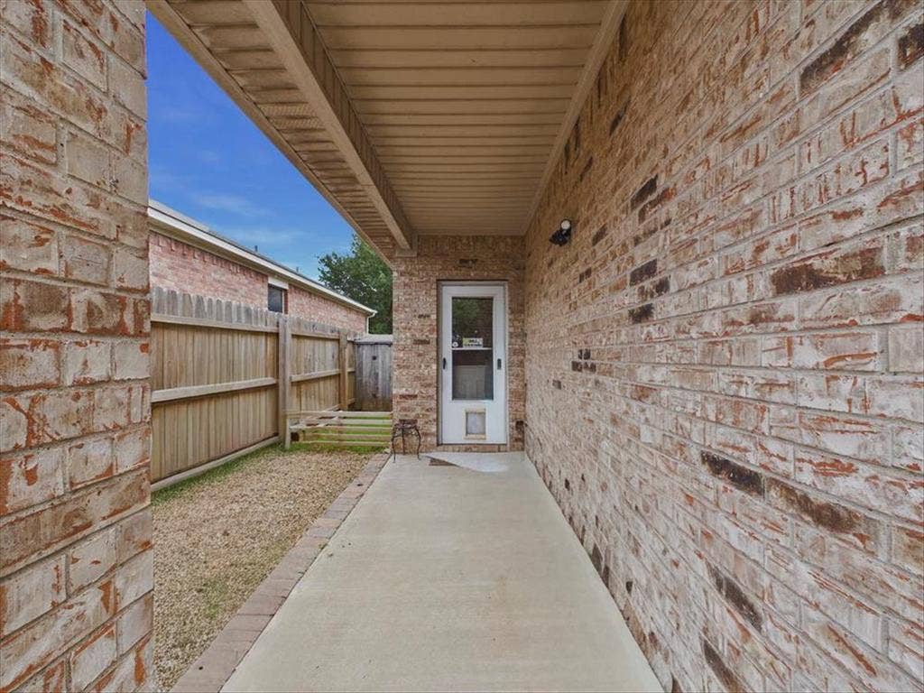 4057 Claymore Lane, Fort Worth, TX 76244