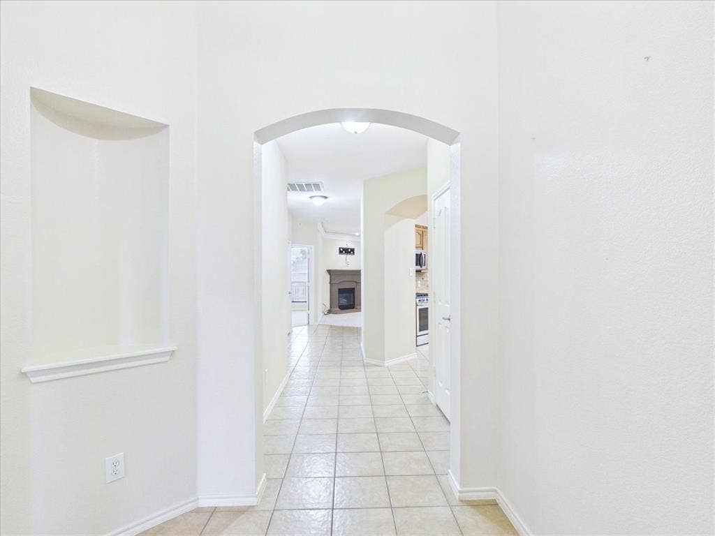 4057 Claymore Lane, Fort Worth, TX 76244