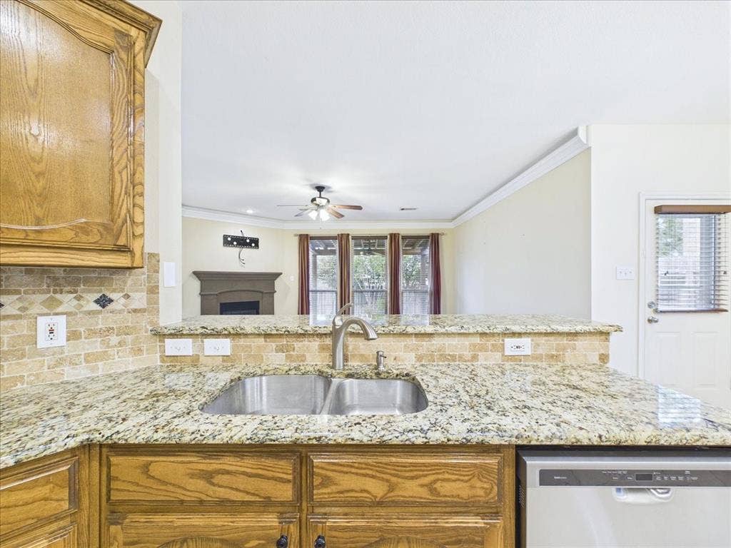 4057 Claymore Lane, Fort Worth, TX 76244