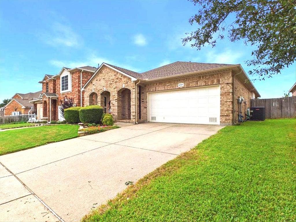 4057 Claymore Lane, Fort Worth, TX 76244