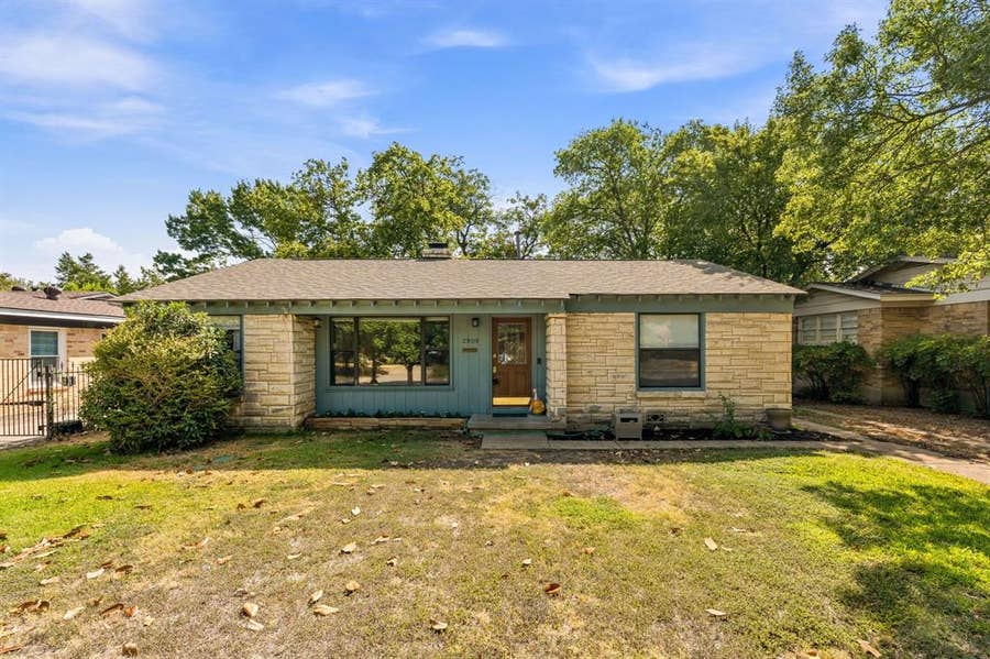 Property photo for 2909 Ryan Place Drive, Fort Worth, TX