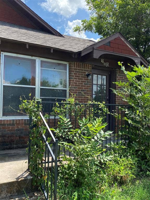 Property photo for 200 Marquette Avenue, Azle, TX