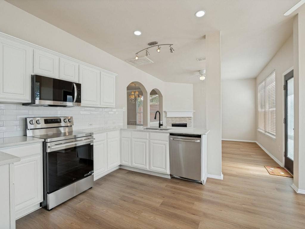 307 Mary Pat Drive, Grand Prairie, TX 75052