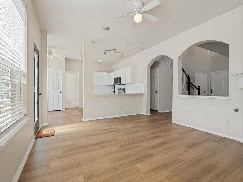 307 Mary Pat Drive, Grand Prairie, TX 75052