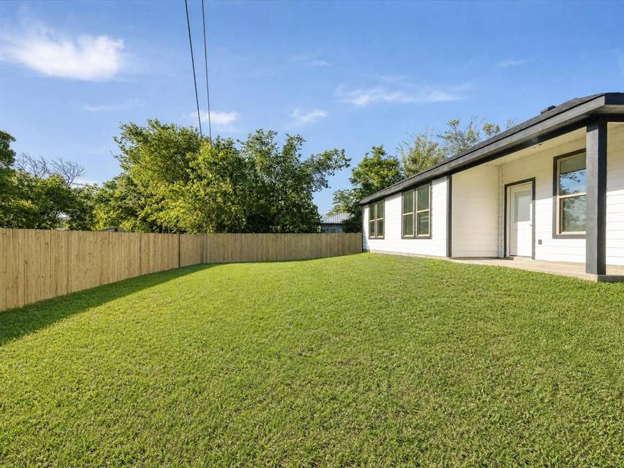 Property photo for 108 N Couch Street, Italy, TX