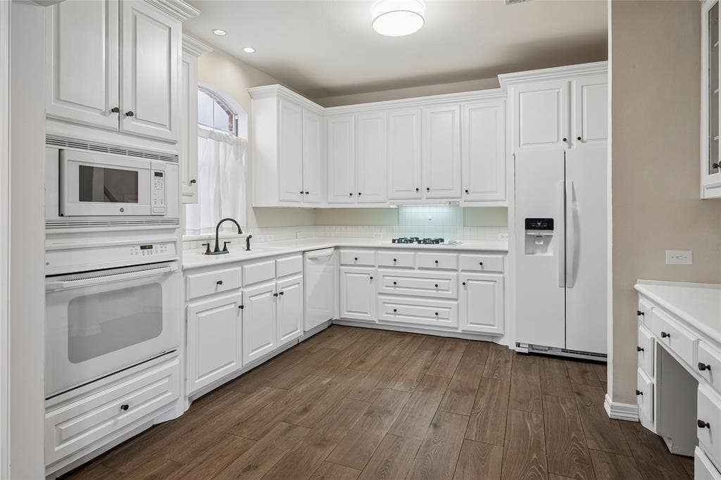 6722 Clear Springs Circle, Garland, TX 75044 6722 Clear Springs Circle, Garland, TX 75044