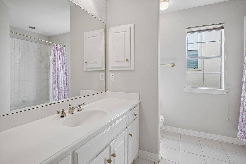 6722 Clear Springs Circle, Garland, TX 75044 Upstairs