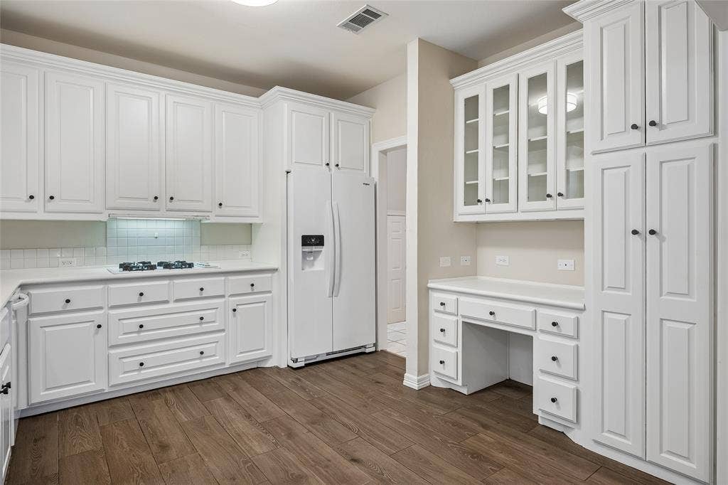 6722 Clear Springs Circle, Garland, TX 75044 6722 Clear Springs Circle, Garland, TX 75044