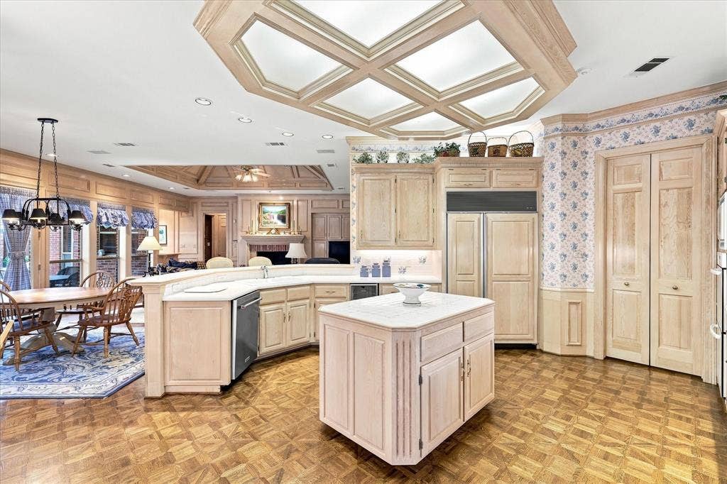 4936 Sandestin Drive, Dallas, TX 75287 4936 Sandestin Drive, Dallas, TX 75287