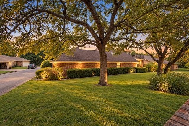 68 Legend Road, Benbrook, TX 76132 68 Legend Road, Benbrook, TX 76132
