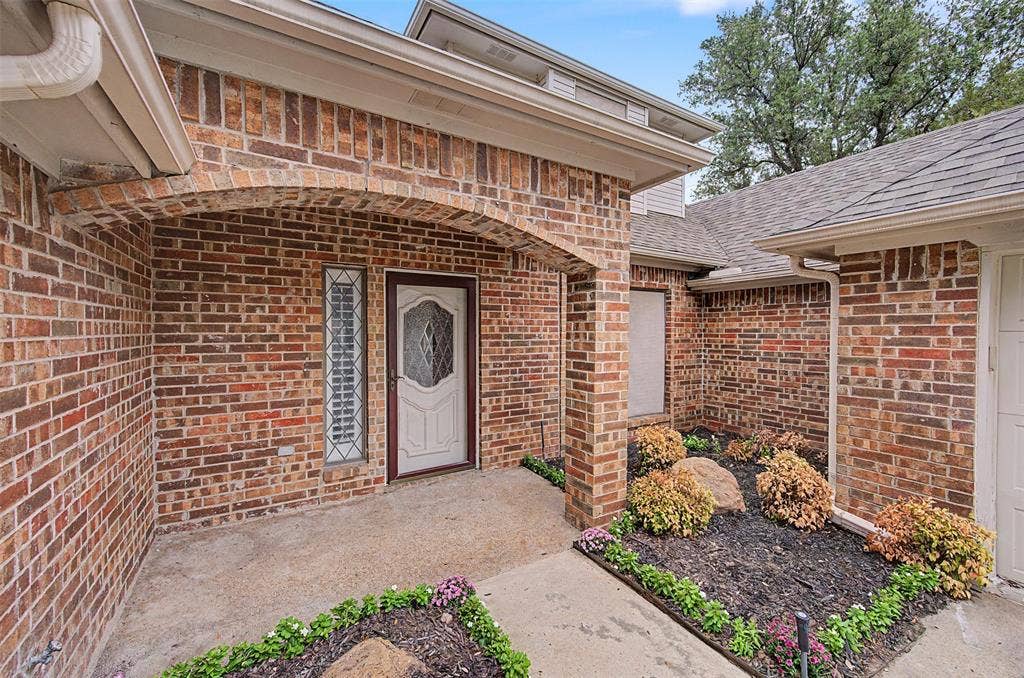 68 Legend Road, Benbrook, TX 76132 68 Legend Road, Benbrook, TX 76132