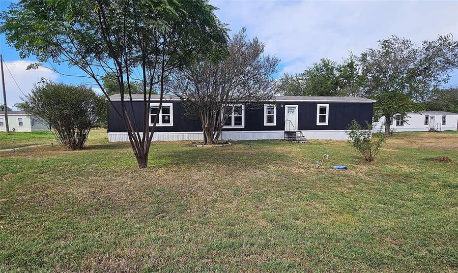 Property photo for 202 W 6th Street, Thornton, TX