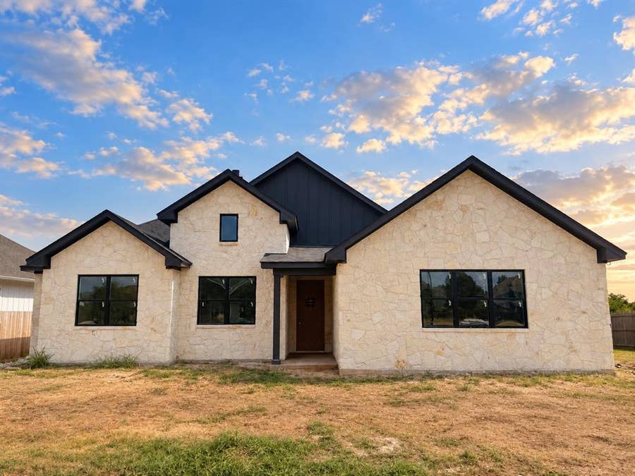 Property photo for 10113 T Bury Lane, Waco, TX