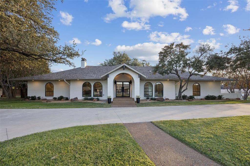Contemporary ranch Style