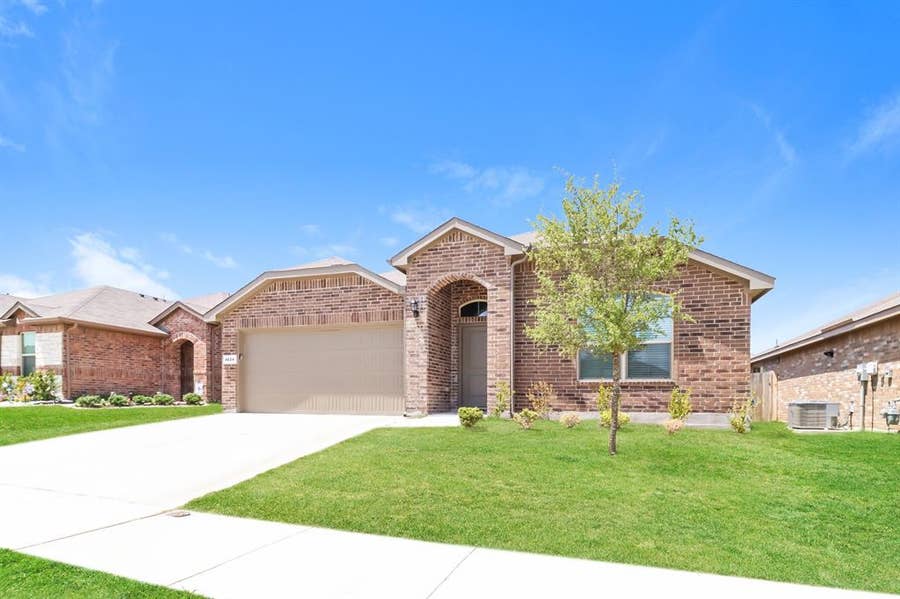 Property photo for 4624 Corktree Lane, Fort Worth, TX