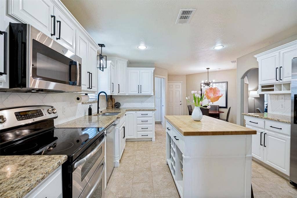 2420 Windsor Place, Plano, TX 75075 2420 Windsor Place, Plano, TX 75075