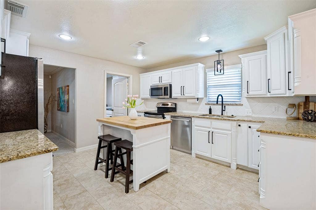 2420 Windsor Place, Plano, TX 75075 2420 Windsor Place, Plano, TX 75075