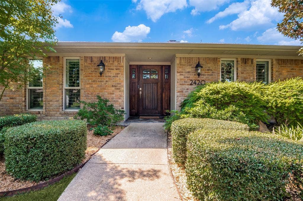 2420 Windsor Place, Plano, TX 75075 Front of home
