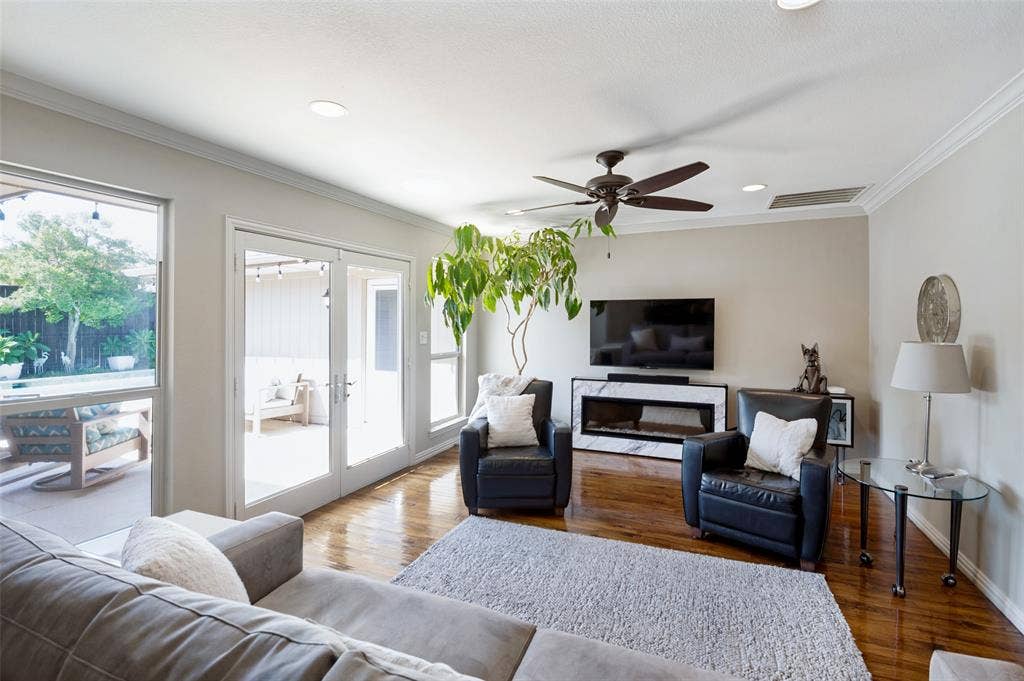 2420 Windsor Place, Plano, TX 75075 2420 Windsor Place, Plano, TX 75075
