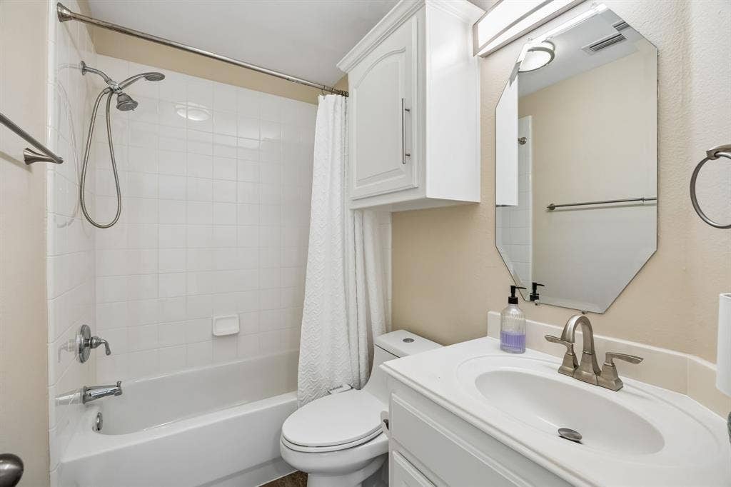 2647 Creekwood Drive, Cedar Hill, TX 75104 2647 Creekwood Drive, Cedar Hill, TX 75104