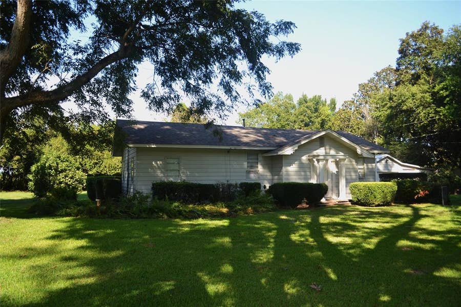 Property photo for 216 Louisiana Street, Belcher, LA