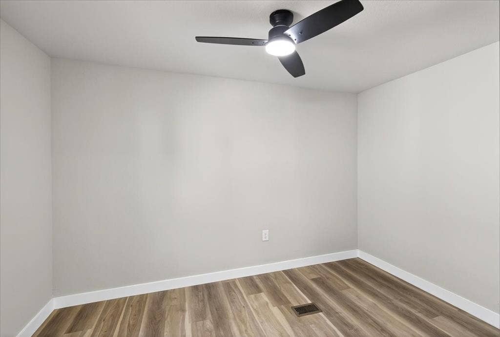 107 Lakewood Drive, Mabank, TX 75156 Bedroom #4/ flex room- off kitchen