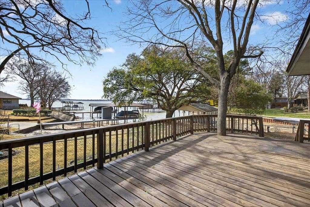107 Lakewood Drive, Mabank, TX 75156 107 Lakewood Drive, Mabank, TX 75156