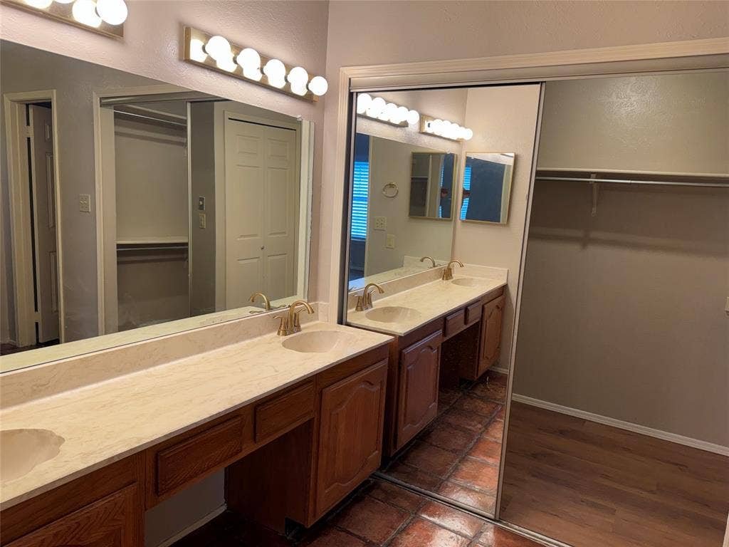 1504 Kesser Drive, Plano, TX 75025 Primary bathroom