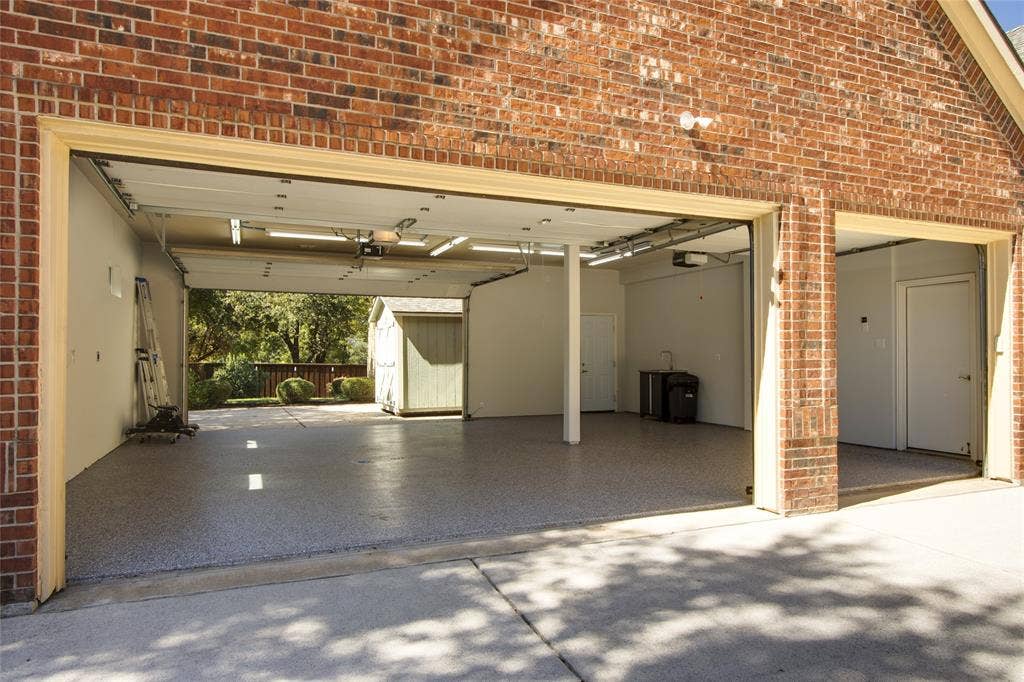 2705 Quail Cove Drive, Highland Village, TX 75077