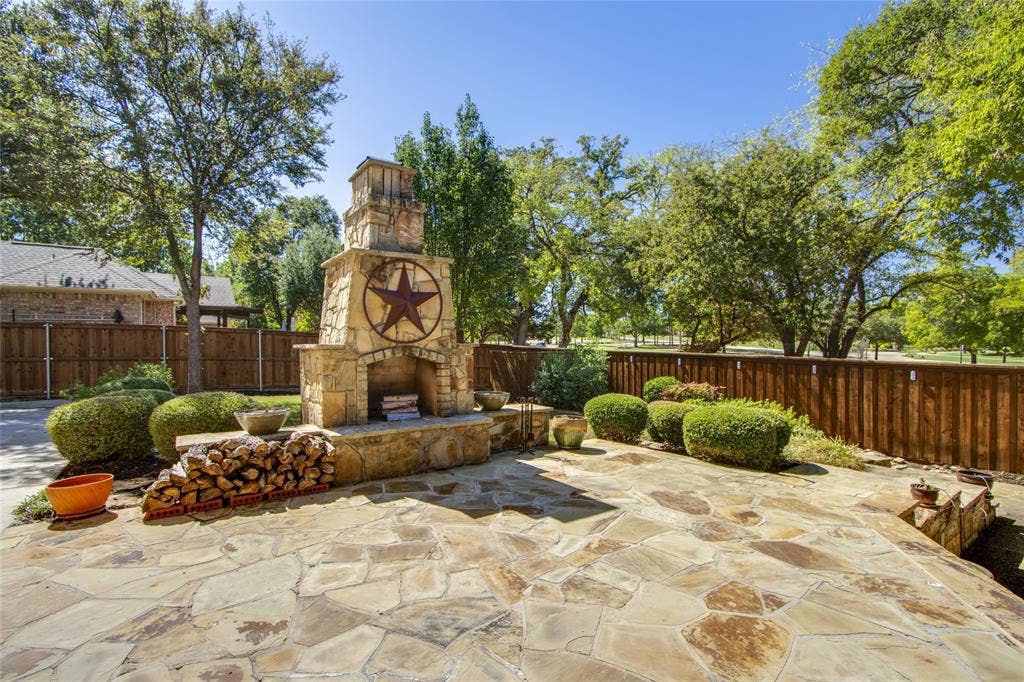 2705 Quail Cove Drive, Highland Village, TX 75077